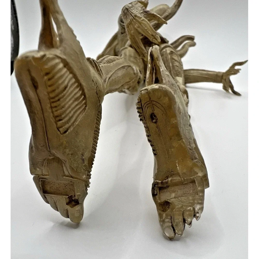 NECA Aliens Series 7 Xenomorph Prototype Suit 9